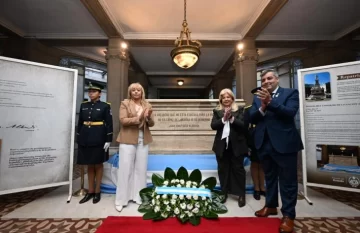 El Gobierno provincial rindió homenaje a Juan Bautista Alberdi en el Día del Abogado