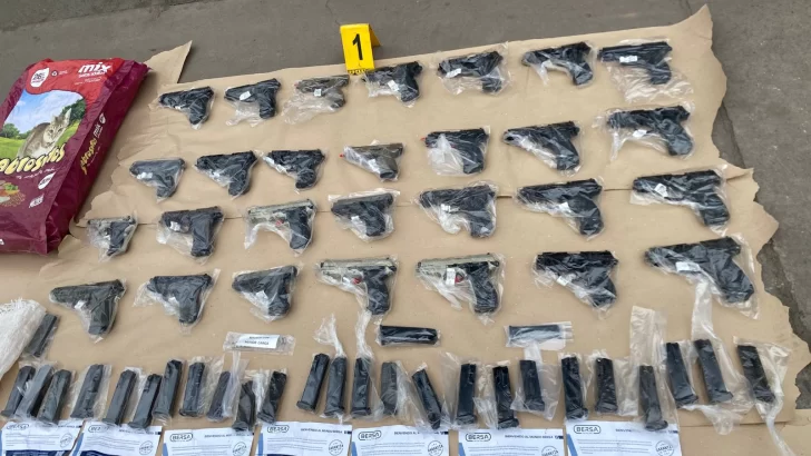 Recuperaron 28 de las 30 armas robadas a la empresa Canigó tras múltiples allanamientos y un hallazgo clave