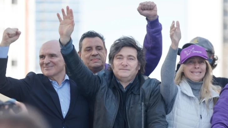 Milei pasó el día después del triunfo en Olivos y prometió “inflación cero”