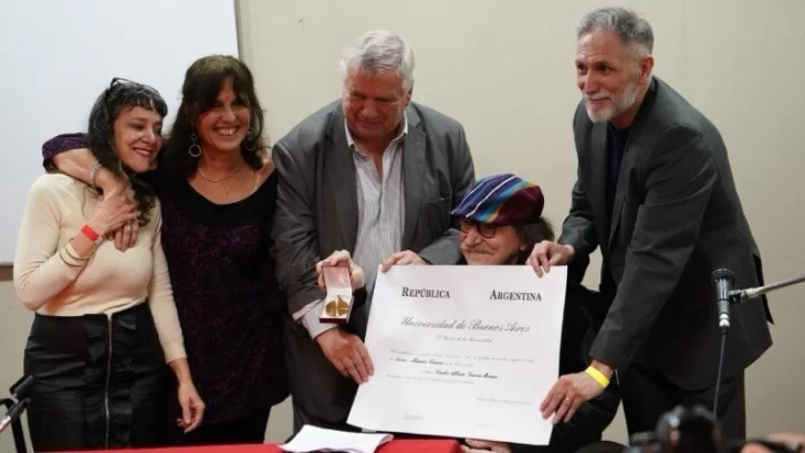 Charly García en la UBA: recibió el título de Doctor Honoris Causa