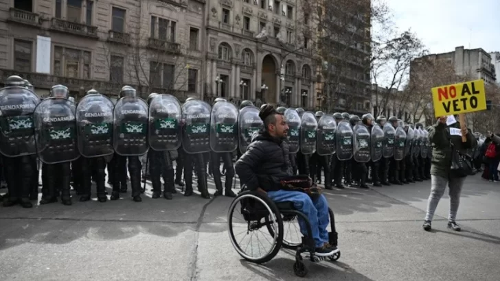 Un juez federal declaró inconstitucional el veto de Milei a la Ley de Emergencia en Discapacidad