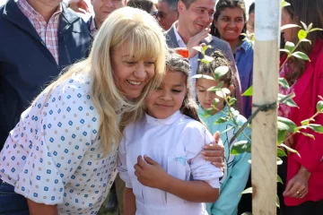 Mega forestación: por el Día del Árbol, plantan más de 1.000 ejemplares en Manantial Sur