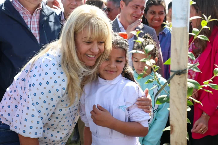 Mega forestación: por el Día del Árbol, plantan más de 1.000 ejemplares en Manantial Sur