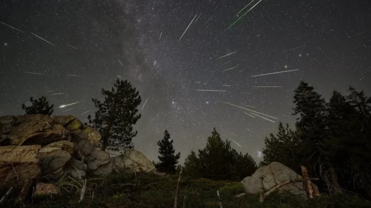 Se alinean 6 planetas y coincide una lluvia de meteoros Perseidas