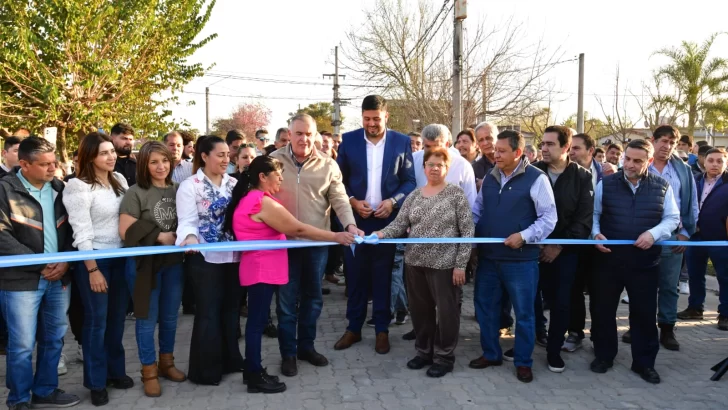 Se inauguró obras de pavimento, alumbrado y un complejo de semáforos