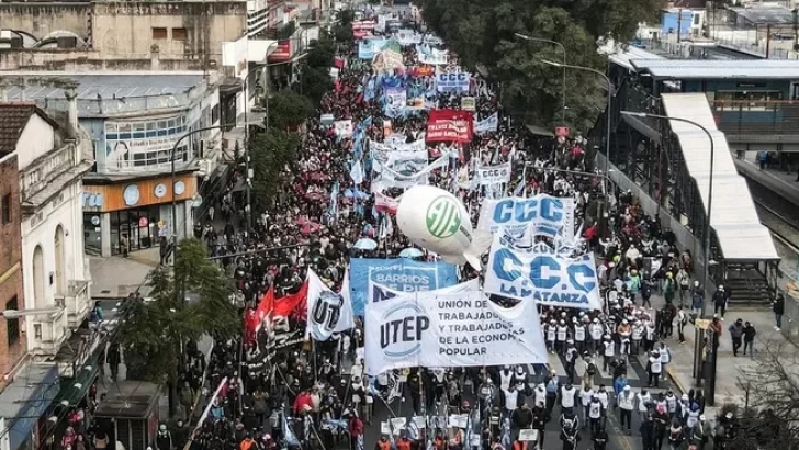 Gremios marcharon a Plaza de Mayo: “El ajuste no debe basarse en la destrucción del empleo”