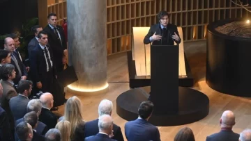 Javier Milei se mostró con su hermana Karina y aseguró: “Al Gobierno no le falta política, los de enfrente quieren romper todo”