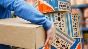 Televisores y celulares más baratos vía courier desde Tierra del Fuego: eliminaron restricciones fiscales para facilitar el sistema