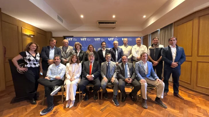 La UIA recorrió Tucumán y Jujuy en la antesala del Día de la Industria La UIA recorrió Tucumán y Jujuy en la antesala del Día de la Industria