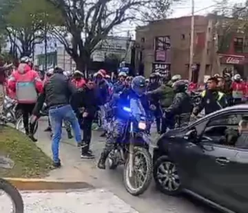 Violento enfrentamiento entre repartidores de Pedidos Ya y GUM en Yerba Buena: 7 detenidos y varios heridos