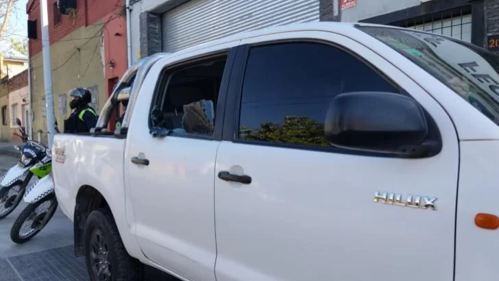 Quedaron detenidos luego de robar objetos de una camioneta
