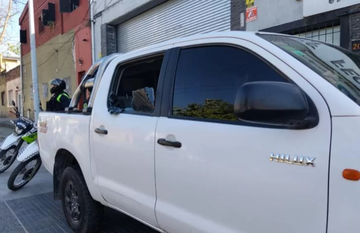 Quedaron detenidos luego de robar objetos de una camioneta