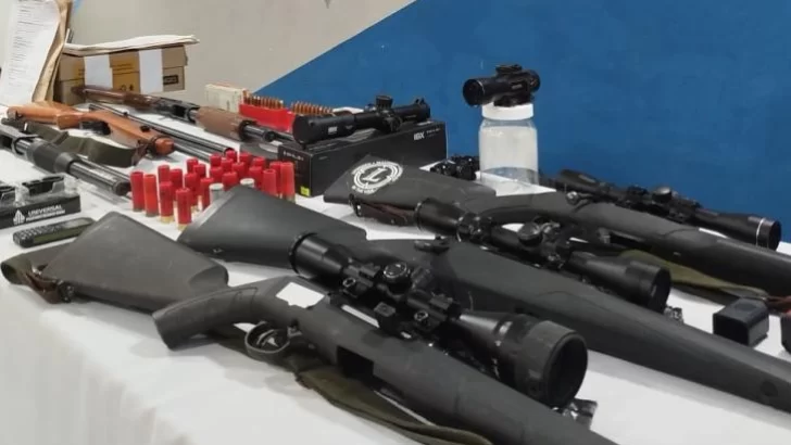 La Policía realizó distintos allanamientos que terminaron con secuestros de objetos y detenidos