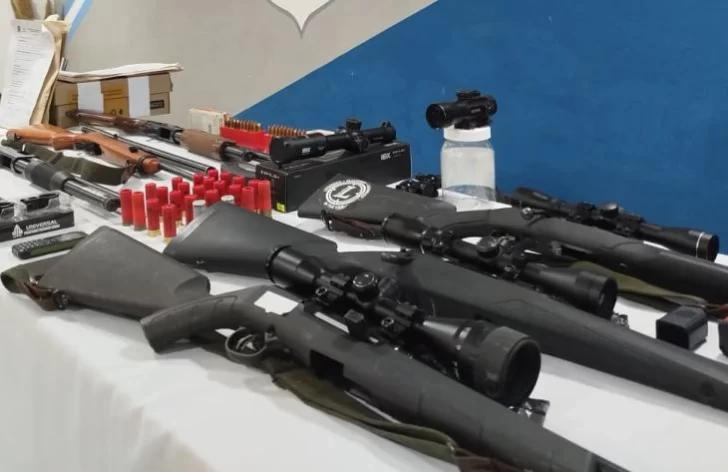 La Policía realizó distintos allanamientos que terminaron con secuestros de objetos y detenidos