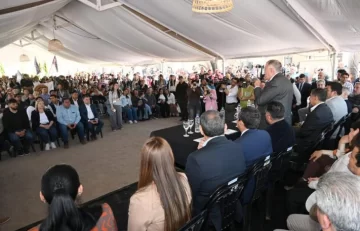 El Gobierno provincial entregó viviendas a familias de Río Seco