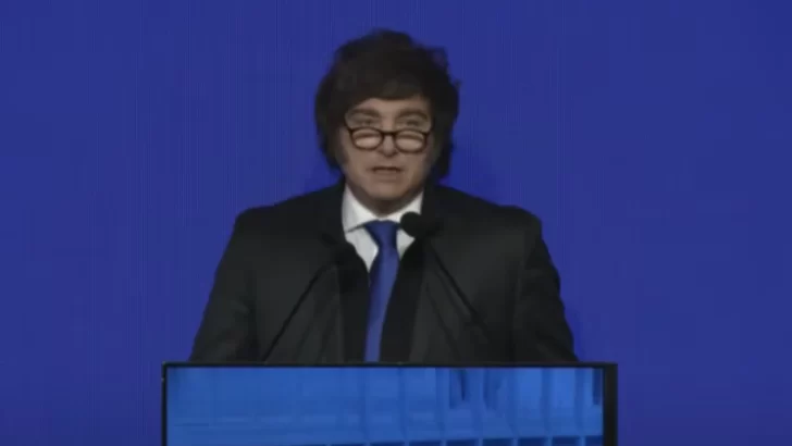 Javier Milei: “La sociedad va a volver a reflexionar y este 26 de octubre va a pintar de violeta el país”