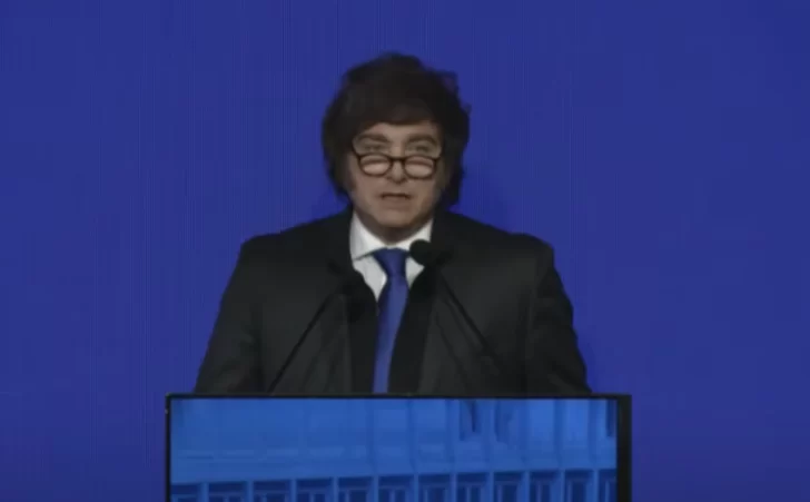 Javier Milei: “La sociedad va a volver a reflexionar y este 26 de octubre va a pintar de violeta el país”