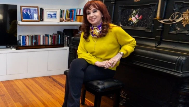 Cristina Kirchner criticó el nuevo endeudamiento: “¡Che Milei! ¿Viste que al final era el dólar?”