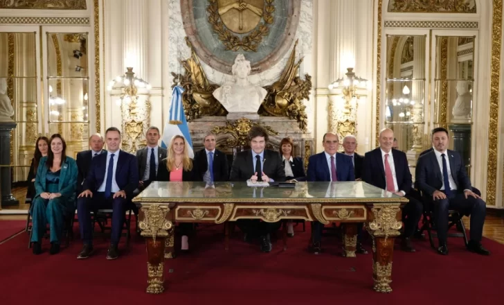 Milei vuelve a reunir al gabinete en la Casa Rosada para analizar la estrategia electoral para octubre