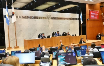 La Legislatura aprobó la licencia solicitada por el gobernador Jaldo