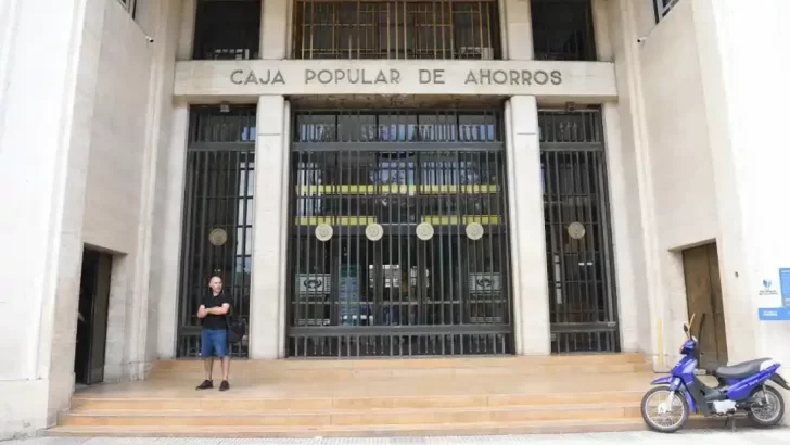 Escándalo financiero: investigan una estafa millonaria contra la Caja Popular de Ahorros