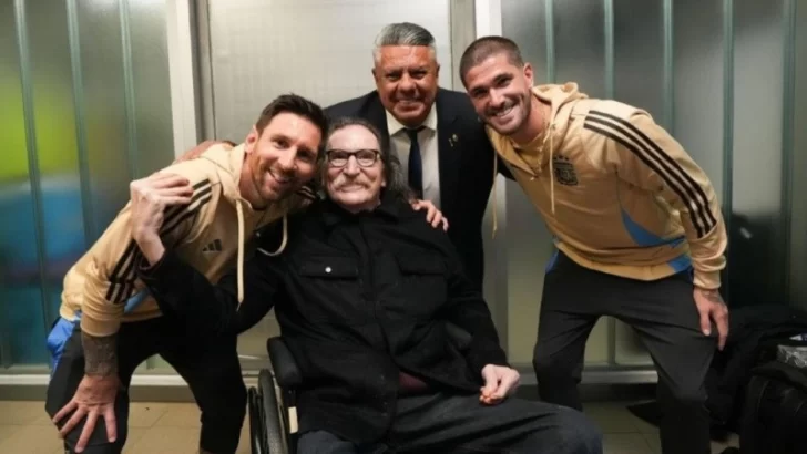 “Dios te bendiga”: el encuentro de Charly García con Messi, De Paul y el “Chiqui” Tapia