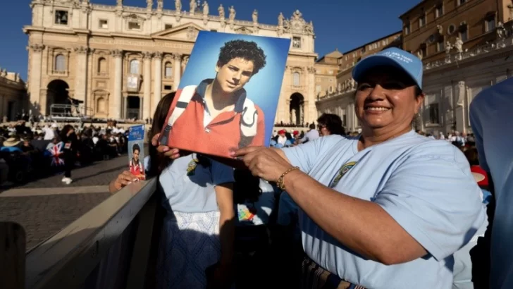 El papa León XIV canonizó a Carlo Acutis, el primer santo millennial de la Iglesia Católica