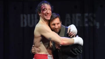 Lionel Messi revolucionó calle Corrientes en su visita a Rocky, la obra de Nicolás Vázquez