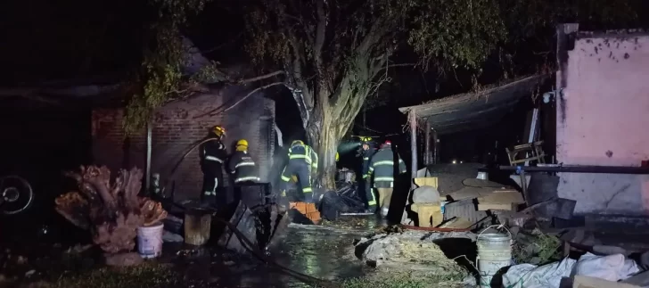 Controlaron un incendio en una carpintería de La Rinconada