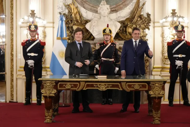 El presidente Javier Milei le tomó juramento a Lisandro Catalán como ministro del Interior