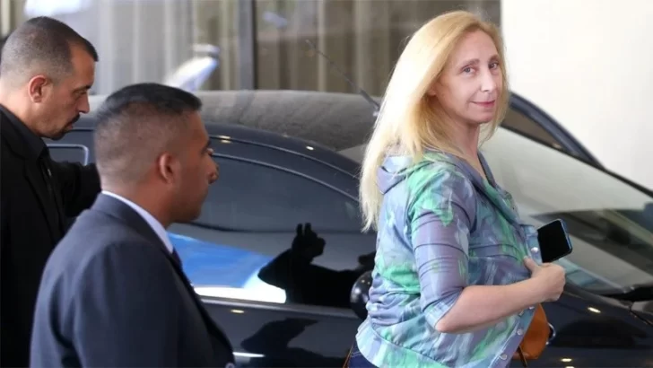 Votó Karina Milei: no quiso responder sobre las presuntas coimas y caminó más de 300 metros mientras la prensa la seguía