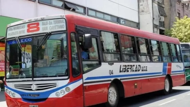 Se levantó el paro en la Línea 8: choferes cobraron y el servicio vuelve a la normalidad