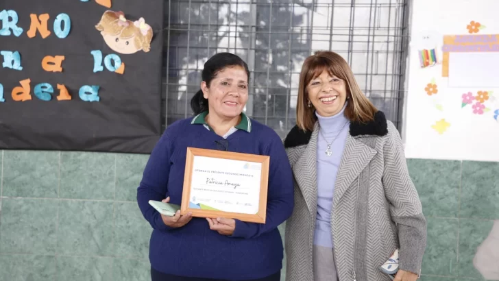 Montaldo visitó a la maestra tucumana que fue distinguida entre las cinco mejores del país