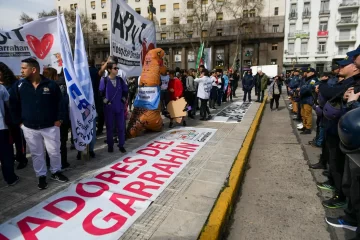 Milei veta la Emergencia Pediátrica en el Garrahan y suma tensión con los gobernadores