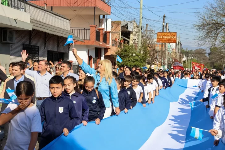 Recordaron a los héroes de la Batalla de Tucumán con una caminata por el Barrio Ciudadela Recordaron a los héroes de la Batalla de Tucumán con una caminata por el Barrio Ciudadela