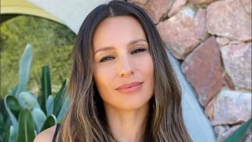 Pampita llegó al país y se refirió al robo que sufrió en su casa: “¿Cuántas veces les dije que no enfoquen el frente de mi casa?”
