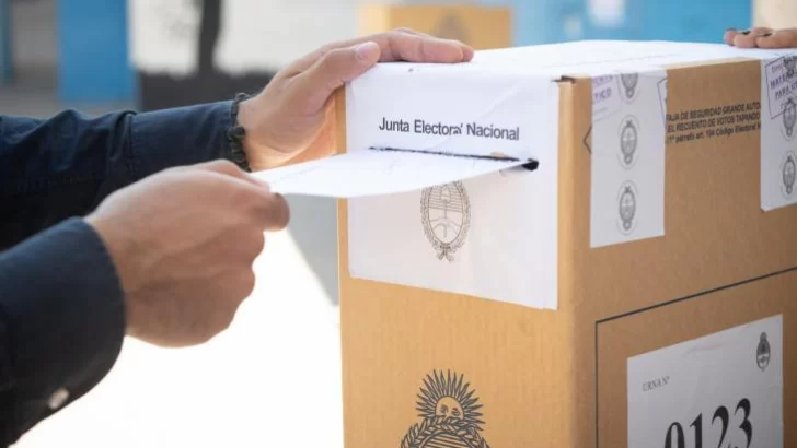 Cerraron las urnas y comenzó el conteo provisorio en todo el país