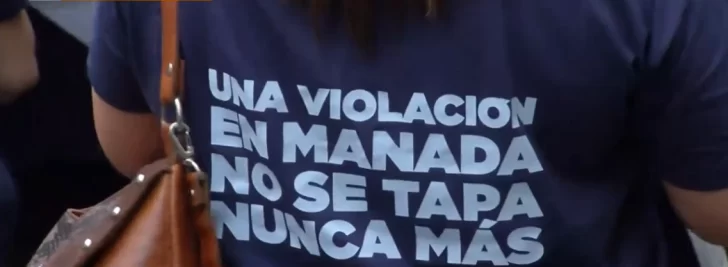 Mujeres bancarias realizaron una marcha en apoyo a la denunciante de la causa “Vélez” Mujeres bancarias realizaron una marcha en apoyo a la denunciante de la causa “Vélez”