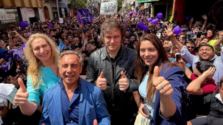 Javier Milei encabezó una caravana en Santiago del Estero