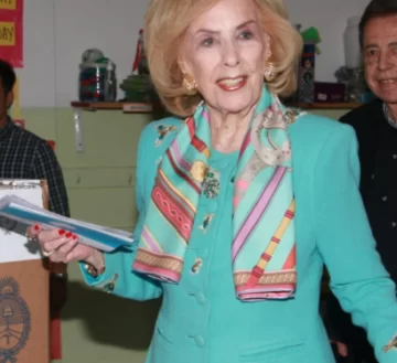 Votó Mirtha Legrand: “Me dan ganas de llorar pero de alegría”