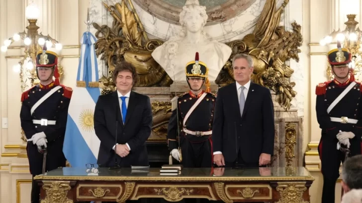 Javier Milei le tomó juramento a Pablo Quirno como nuevo Canciller