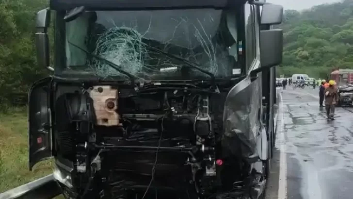 Fatal accidente: un hombre murió tras chocar su auto y quedar atrapado en el fuego