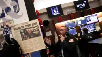 Los bonos argentinos cayeron hasta 7% y el riesgo país superó los 1.200 puntos básicos