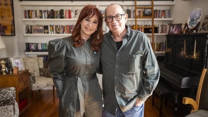 Silvio Rodríguez visitó a Cristina Kirchner en su casa de San José 1111