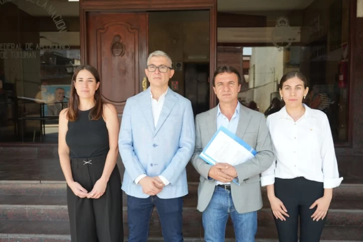 Unidos por Tucumán denunció al delegado comunal de Garmendia por presunta coacción electoral Unidos por Tucumán denunció al delegado comunal de Garmendia por presunta coacción electoral