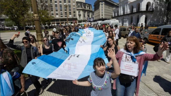 Un juez federal de Catamarca ordenó que ANDIS reintegre esas pensiones en todo el país