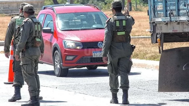 Detienen a gendarmes acusados de pedir coimas a camioneros