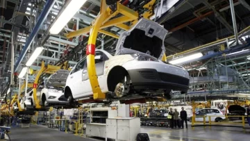 La industria automotriz registró una caída de la producción por tercer mes consecutivo