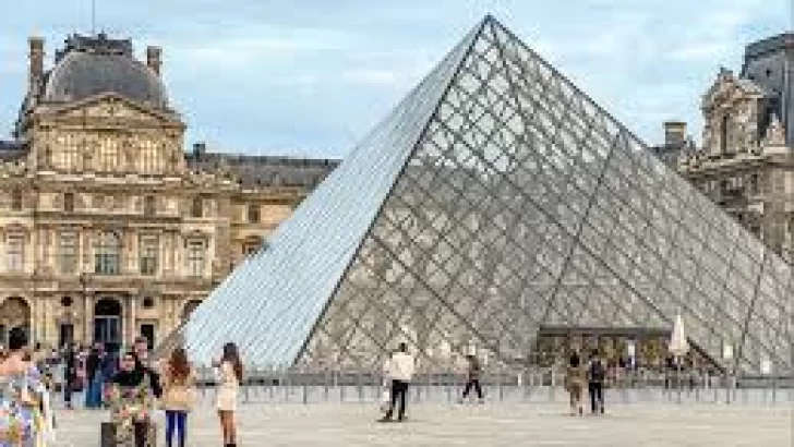 Valor incalculable: un robo histórico sacude al Louvre