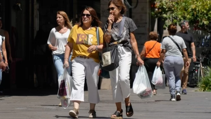 Las ventas tuvieron en octubre una caída interanual de 1,4%: consumo prudente impulsado por las promociones